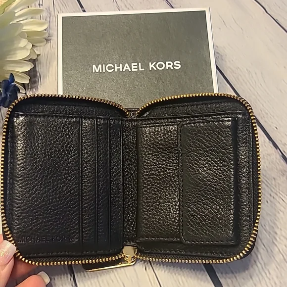 Michael kors wallet - Picture 2 of 3